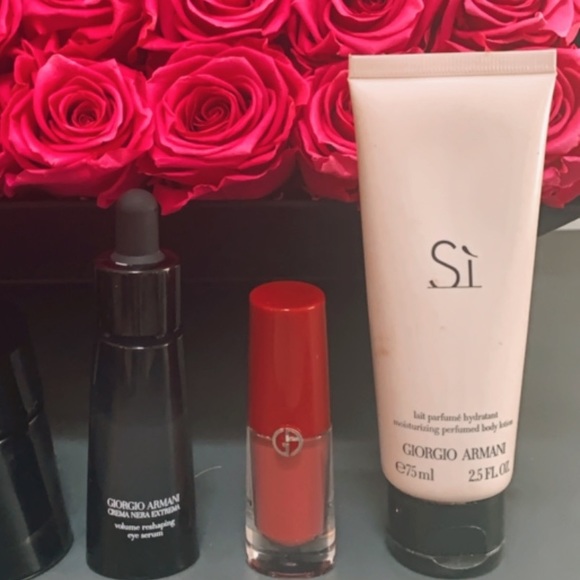 Luxury products makeup 5 items total. Get lucky 🍀 - Picture 6 of 6